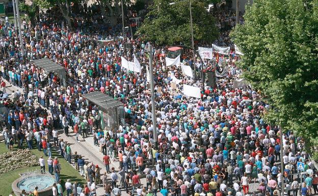 Olivareros malagueños se han sumado hoy en Jaén a la protesta ante la crisis de precios