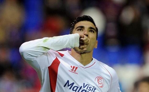 Muere el futbolista José Antonio Reyes en un accidente de tráfico