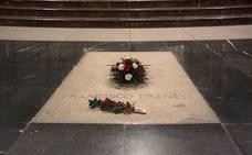 Un año para exhumar a Franco, la cronología de un proceso inacabado