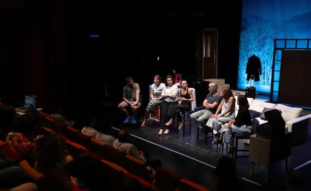 'Inestables' en el Echegaray: Teatro para resquebrajar el techo de cristal