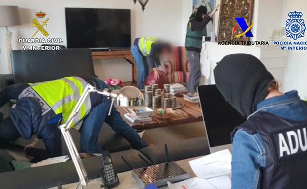 Cae una red de narcos que introducía grandes cantidades de cocaína en contenedores a través del puerto de Algeciras