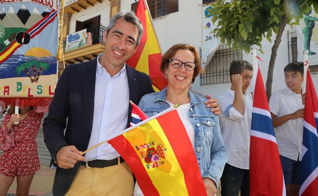 PSOE e IU firman el acuerdo de gobierno en Benalmádena