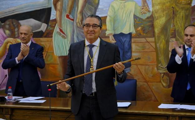 Salado mantiene la vara de mando en Rincón de la Victoria con el apoyo de Por Mi Pueblo, Cs y Vox