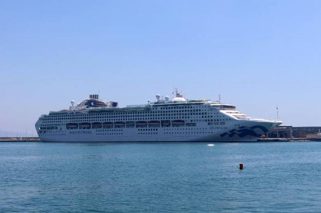 Málaga invierte la tendencia nacional y gana un 10% de cruceristas hasta abril