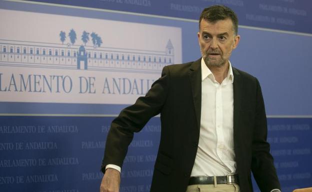 Antonio Maíllo deja su escaño y la coordinación de IU Andalucía y volverá a ser profesor de latín