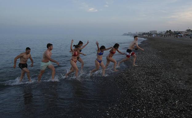 El Ayuntamiento de Estepona retiró dos júas por contravenir la Constitución