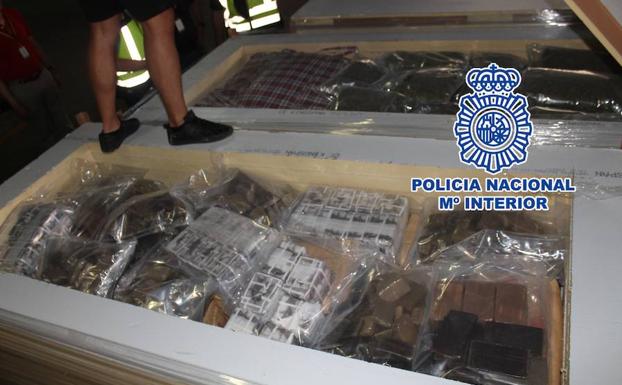 Interceptan en la A-357 un camión con una tonelada de hachís y 225 kilos de marihuana