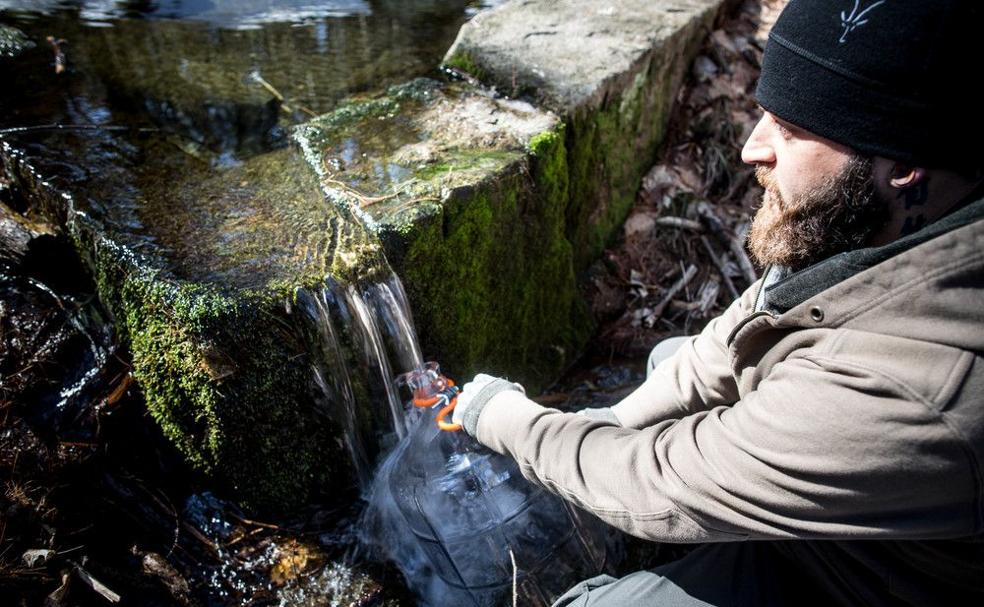 La peligrosa moda del agua 'cruda'