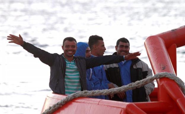 Casi 200 inmigrantes rescatados frente a costas andaluzas este fin de semana
