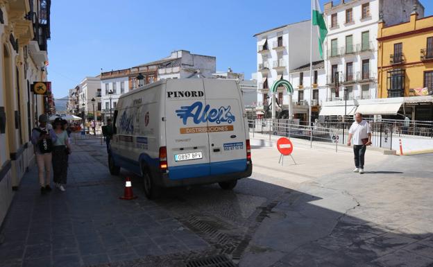 Foto denuncia: Zona de carga y descarga improvisada
