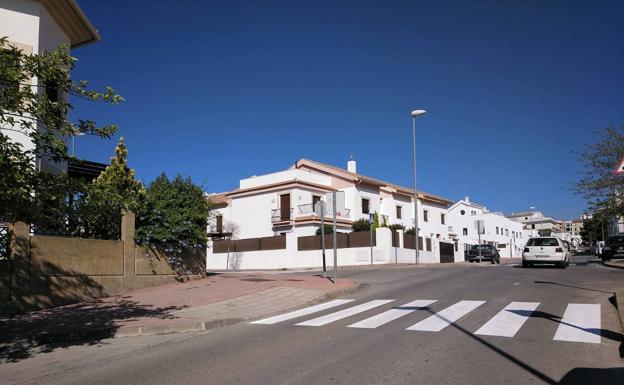 Inician un plan de repintado de pasos de peatones