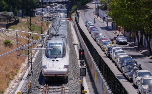 Adif licita el proyecto para duplicar las vías del AVE a Granada