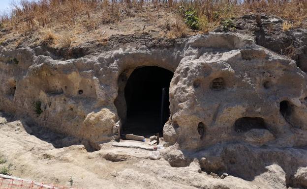 Urbanismo acuerda aumentar la protección de las cuevas mozárabes de Churriana