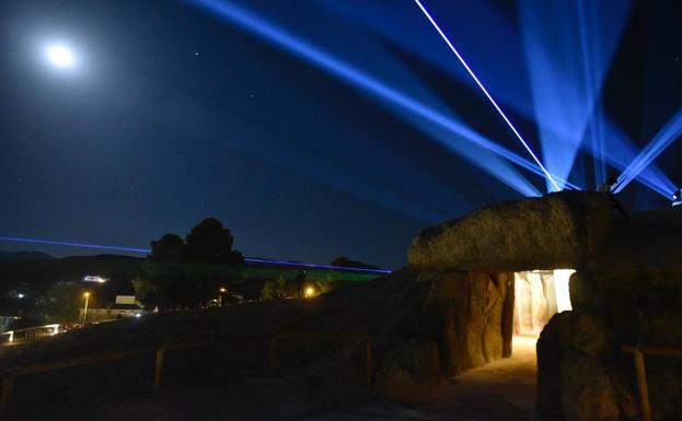 Los Dólmenes de Antequera iluminan el cielo en su tercer aniversario como Patrimonio Mundial