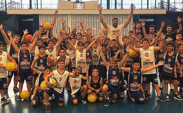 Felipe Reyes: «Los niños tiene que acudir a los campus a divertirse»