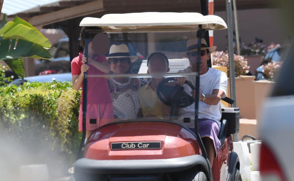 Aznar luce tipazo en las playas de Marbella