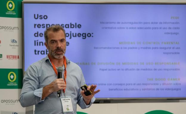 «Los padres tenemos mucho que hacer para que el videojuego no sea una adicción»