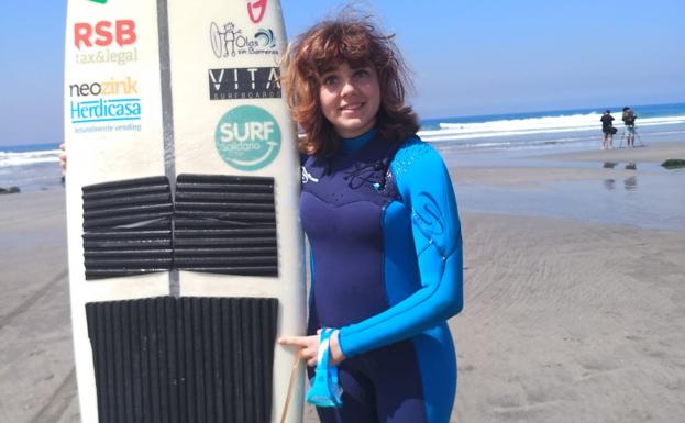 La primera española en un Mundial de Surf Adaptado: «En el mar no soy la ciega»