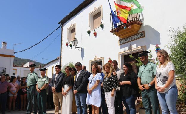 Vecinos condenan el asesinato machista en la Estación de Gaucín