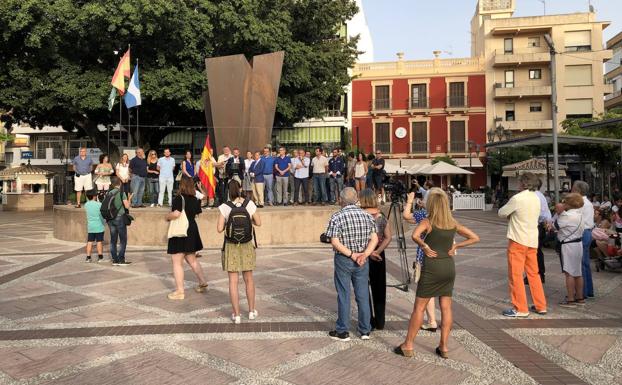 Concentración de Vox en Fuengirola: «Vamos a conseguir que Borja no entre en prisión»
