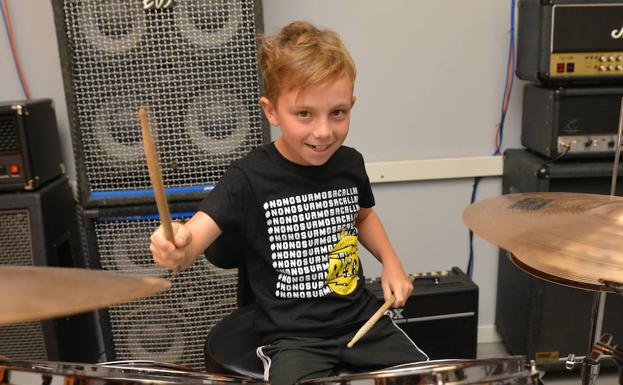 El batería profesional más joven del mundo