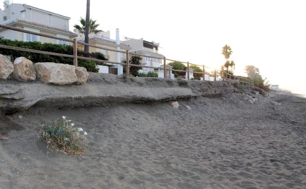 El Ayuntamiento exige al Gobierno Central una solución definitiva a los problemas del litoral de Rincón de la Victoria