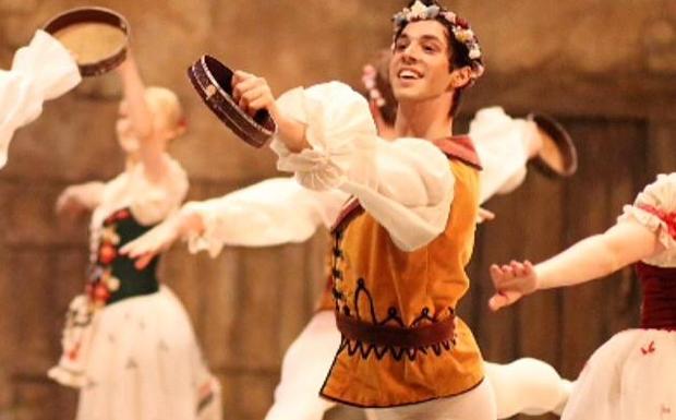 Jesús Arroyo, el primer bailarín español en el ballet Mariinsky de San Petersburgo: «Hay muchos prejuicios»