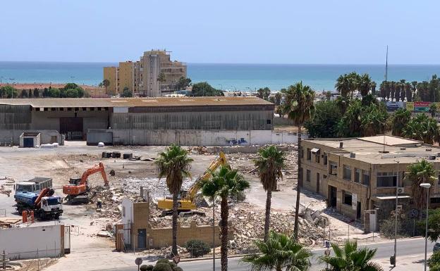 Derriban la sede de Limasa en La Térmica para dar paso a un proyecto de 312 viviendas