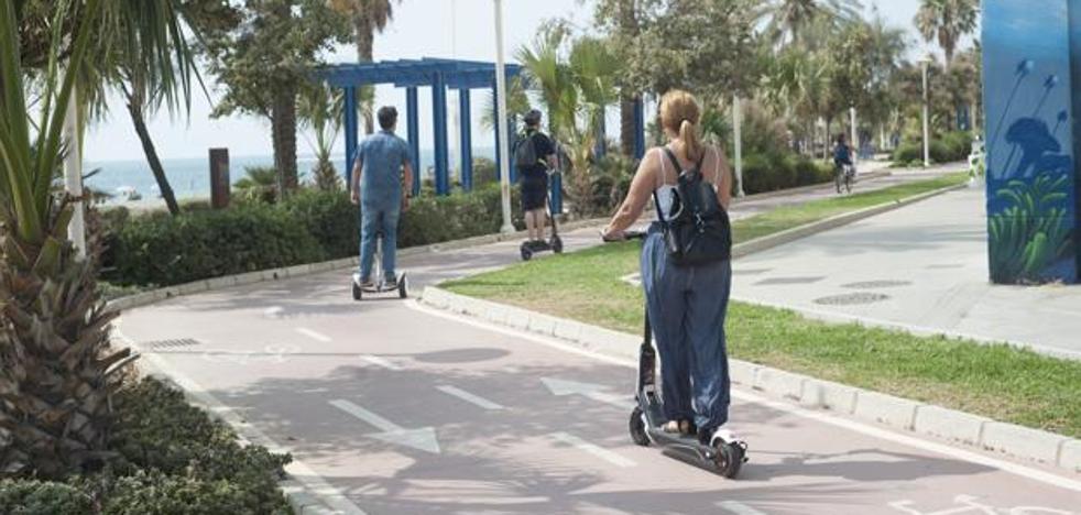 El alcalde pide a la Policía Local que «extreme la vigilancia» en la velocidad y la recogida de los patinetes eléctricos