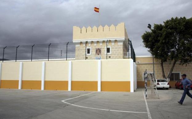 Detenida una madre en Melilla por abandonar a dos hijos junto a la Policía para convertirlos en Menas