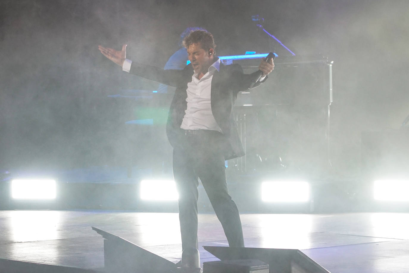 David Bisbal contagia su energía en Starlite