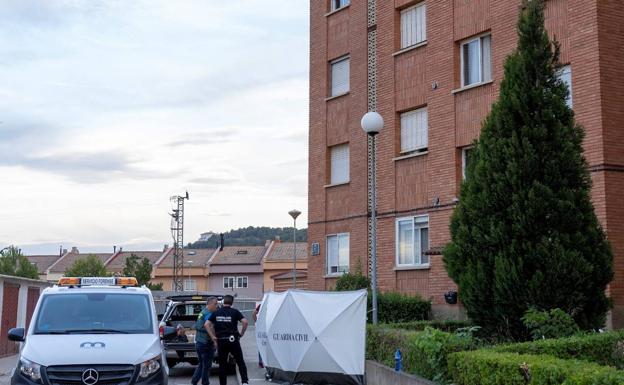 Un hombre mata a su hijo, hiere de gravedad a su mujer y se lanza desde un cuarto piso en Teruel