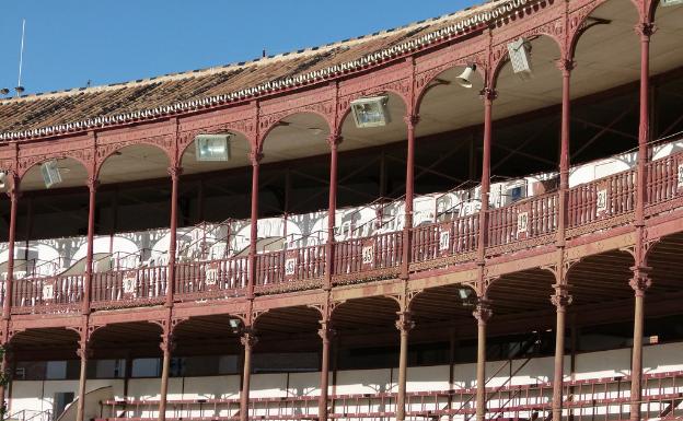 La Malagueta, el primer gran edificio de Málaga construido en hierro