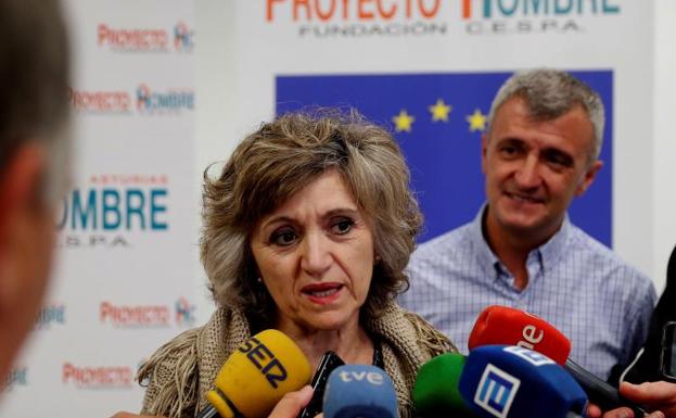 La ministra de Sanidad apuesta por restringir el consumo de tabaco en terrazas e incluir los 'vapeadores' en la normativa