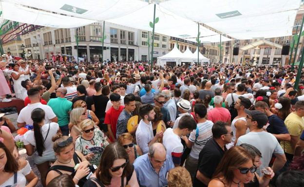 El centro da sus primeros pasos de Feria con lleno absoluto