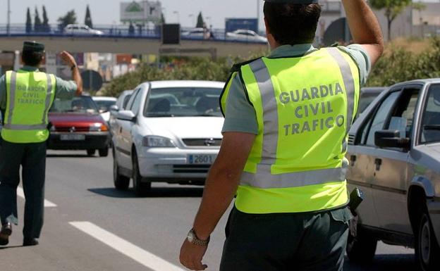 Detienen a un hombre por circular varios kilómetros en sentido contrario en Málaga