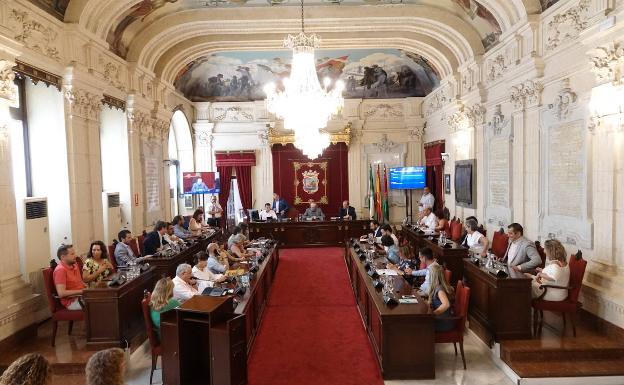 Contando los días para acabar el curso político en Málaga