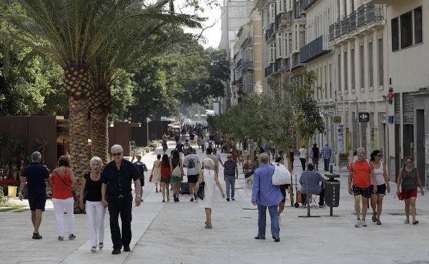 «Le hacía falta un buen arreglo a la Alameda Principal»