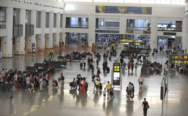 Convocan una huelga para el personal de tierra de Iberia en Málaga