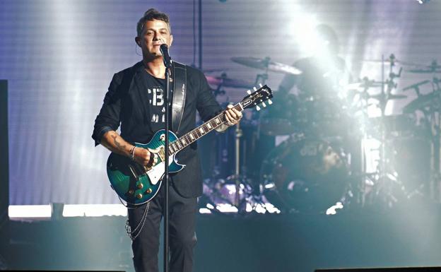 Alejandro Sanz emociona a Nueva York con un conmovedor concierto