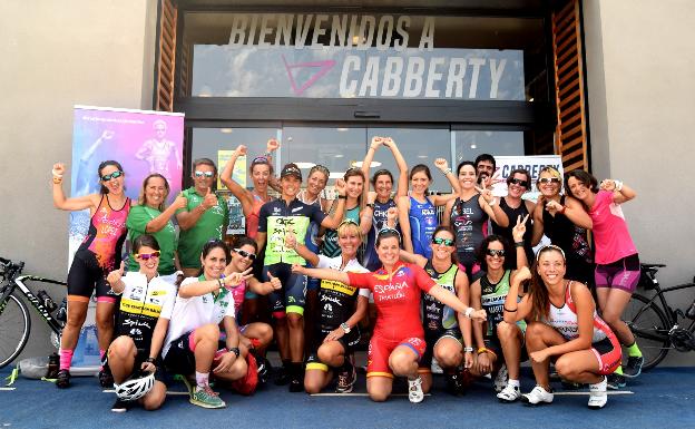 El triatlón, una disciplina cada vez más popular entre las malagueñas