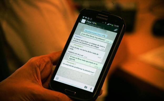 Con la vuelta al cole se reactivan los 'temidos' grupos de Whatsapp: pautas para su buen uso