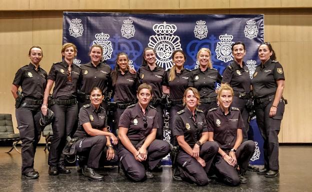 Pioneras del uniforme azul