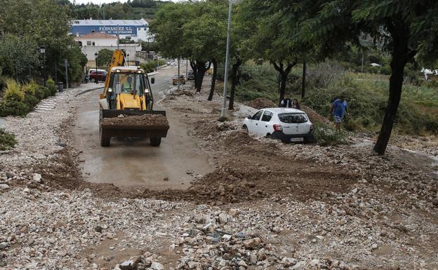 Juanma Moreno, en Alhaurín el Grande: «El primer plan de ayuda por las inundaciones se aprobará el martes»