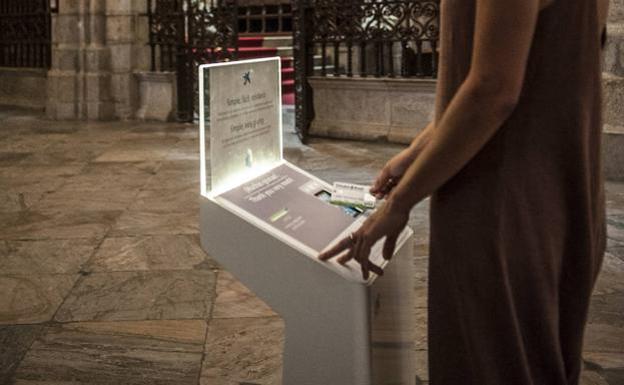 Instalan en la Catedral de Málaga dos 'cepillos digitales'