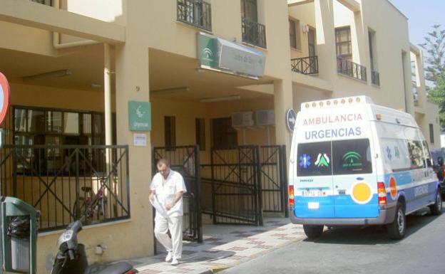 Denuncian a un paciente por amenazas verbales «graves» en el centro de salud de Torre del Mar