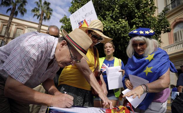 Reino Unido solo pagará seis meses de sanidad a los pensionistas en caso de un 'Brexit' sin acuerdo