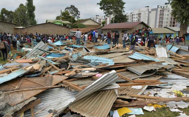 Al menos siete niños muertos y 57 heridos al derrumbarse una escuela en Nairobi
