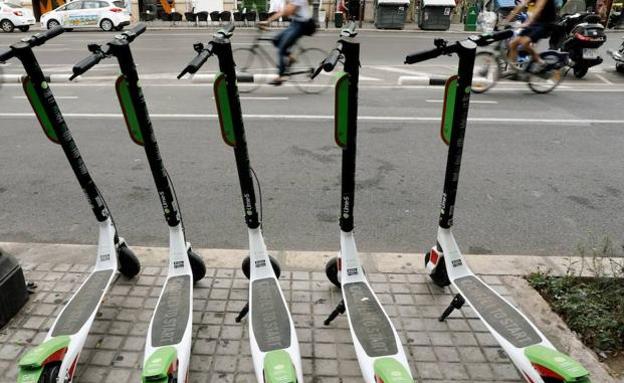 Málaga cobrará una tasa a las empresas de patinetes