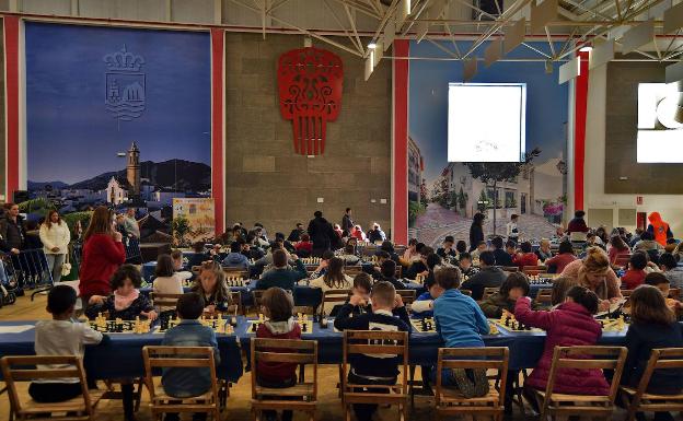 El Ayuntamiento de Estepona impartirá clases de ajedrez a 1.700 alumnos de 15 centros